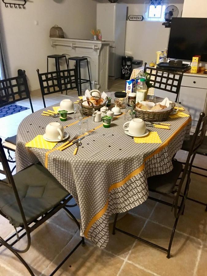 Le Grand Coudreau Bed and Breakfast Nazelles-Negron Buitenkant foto